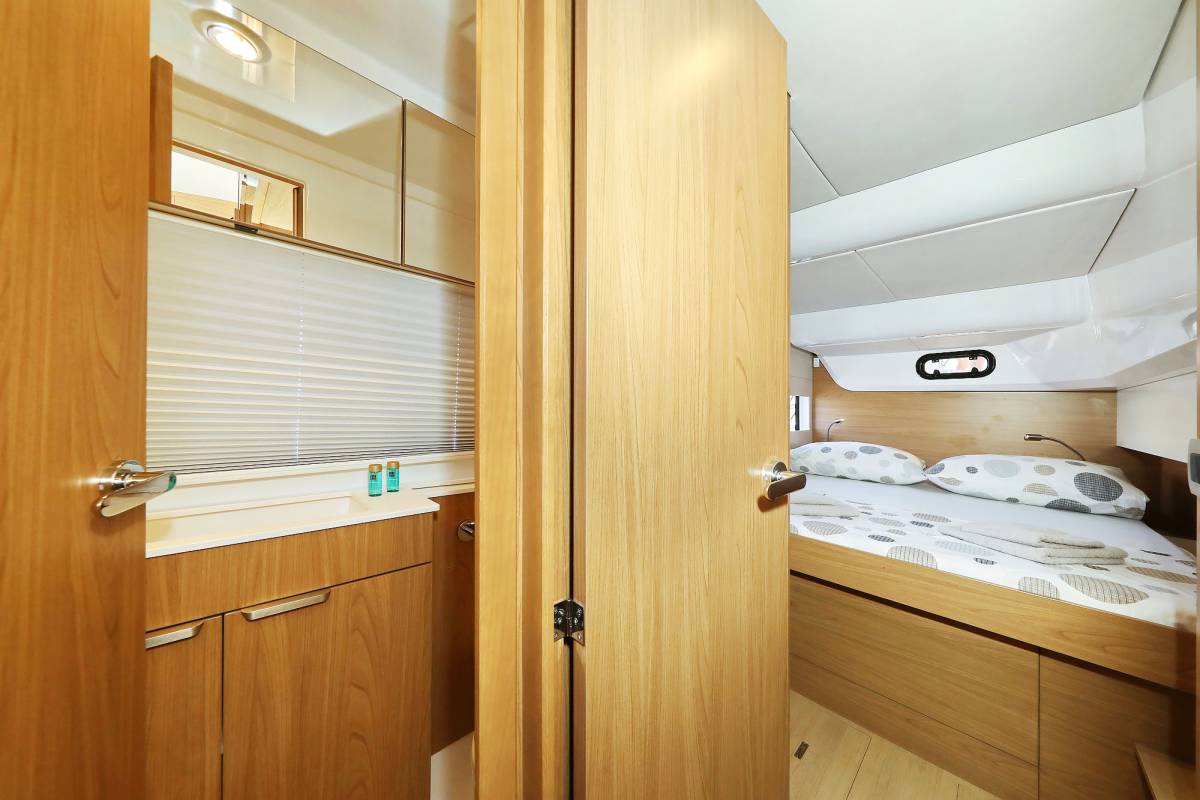 Bali Catsmart, Arpina | Yacht Charter Croatia