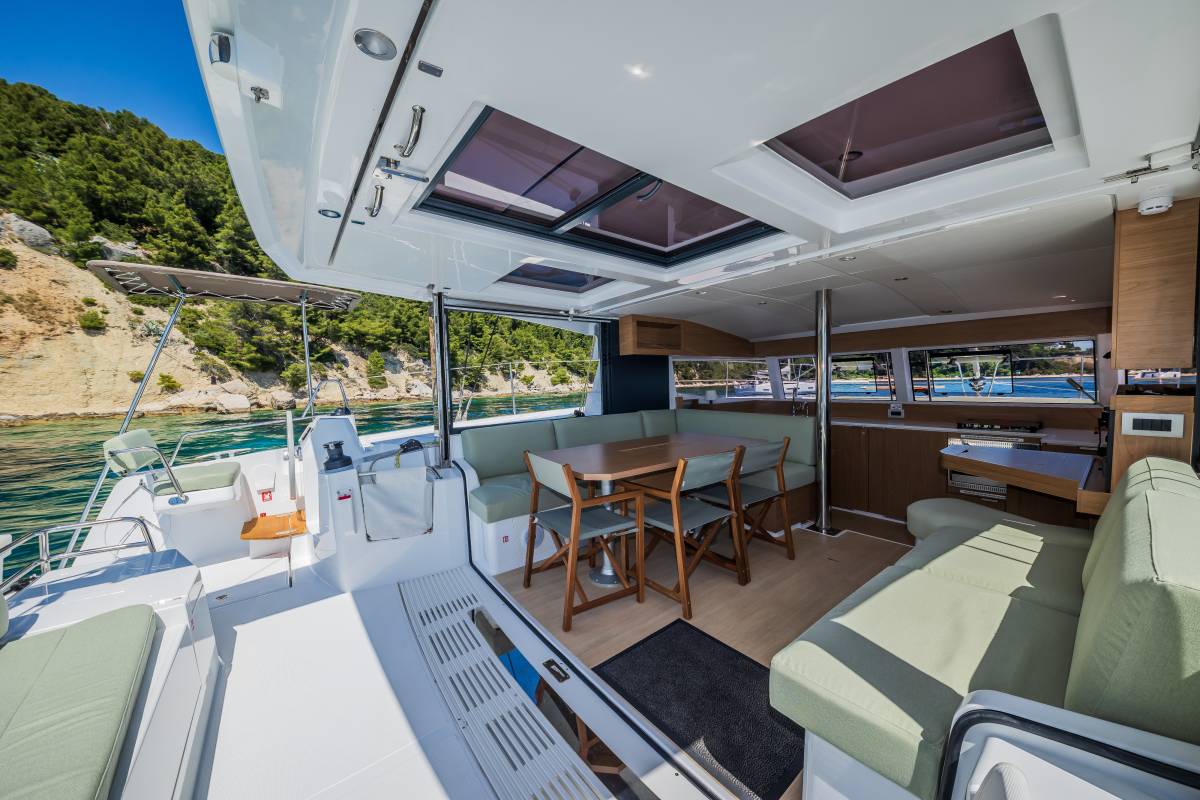 Bali Catsmart, Susanne | Yacht Charter Croatia
