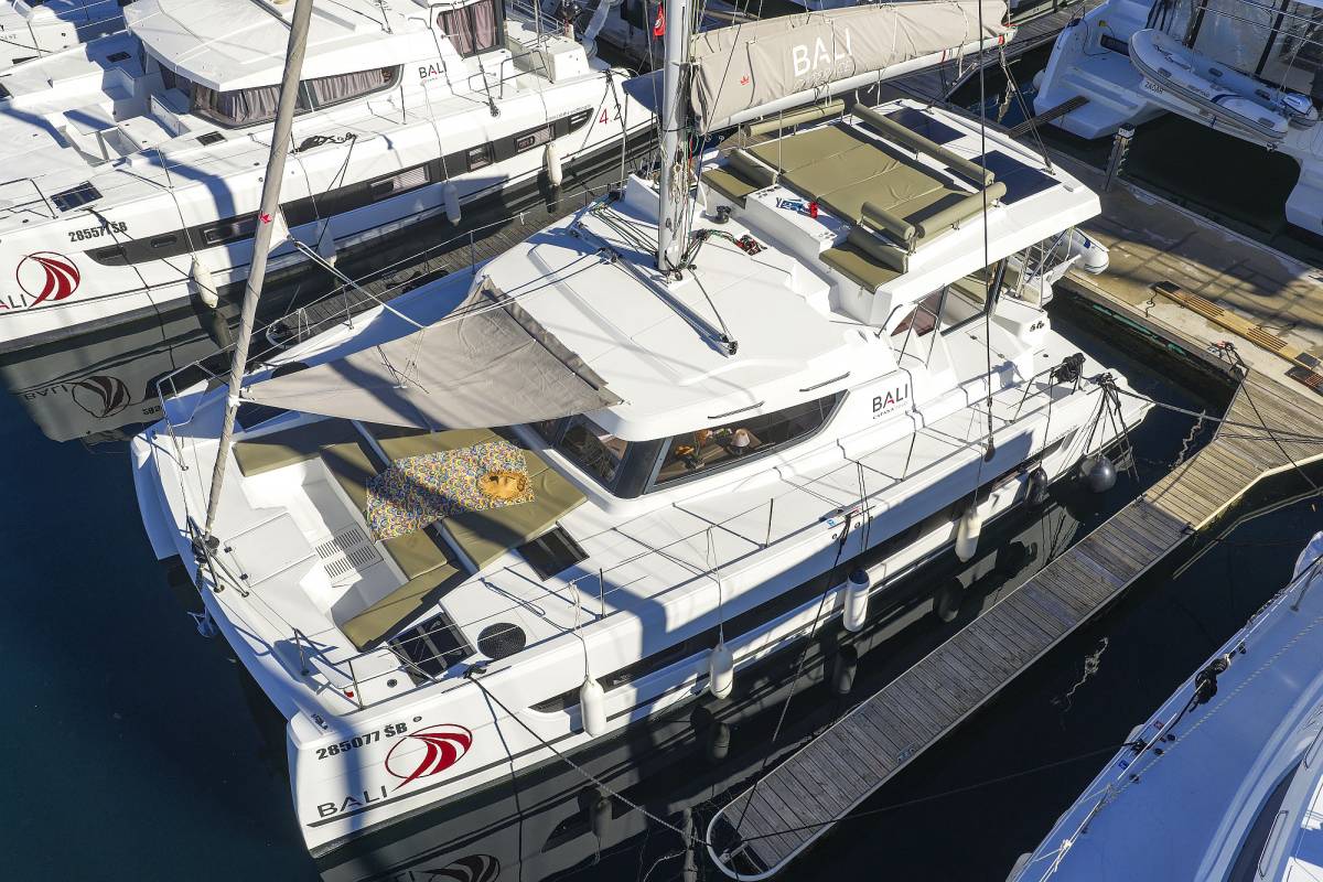Bali Catspace OW, Warm Breeze | Yacht Charter Croatia