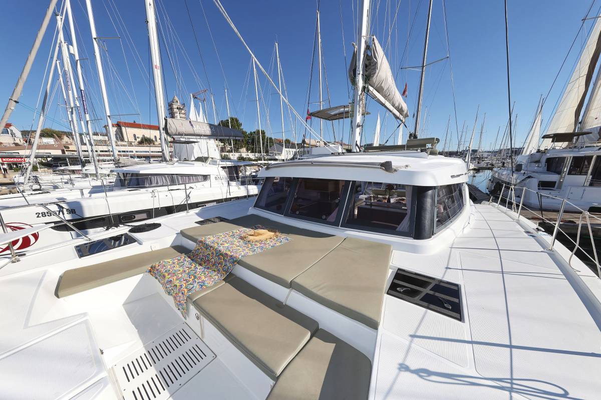 Bali Catspace OW, Warm Breeze | Yacht Charter Croatia