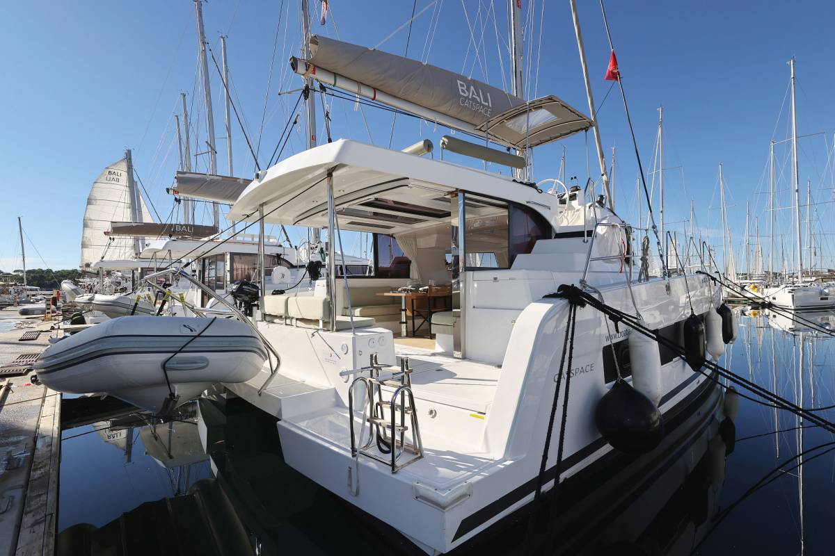 Bali Catspace OW, Warm Breeze | Yacht Charter Croatia