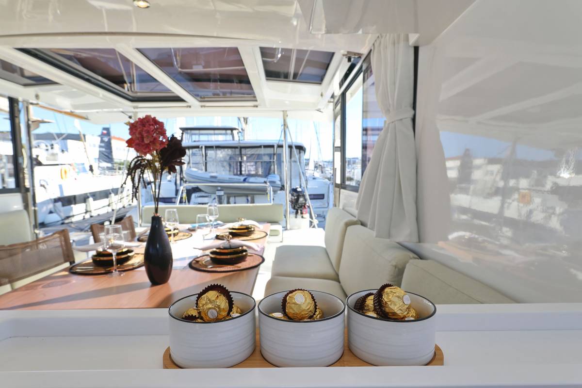 Bali Catspace OW, Warm Breeze | Yacht Charter Croatia