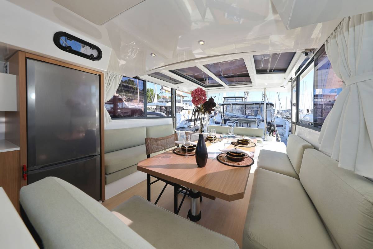 Bali Catspace OW, Warm Breeze | Yacht Charter Croatia