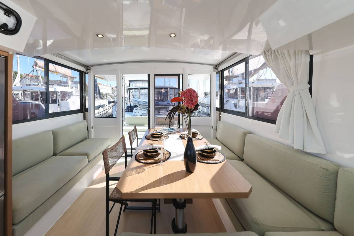 Bali Catspace OW, Warm Breeze | Yacht Charter Croatia