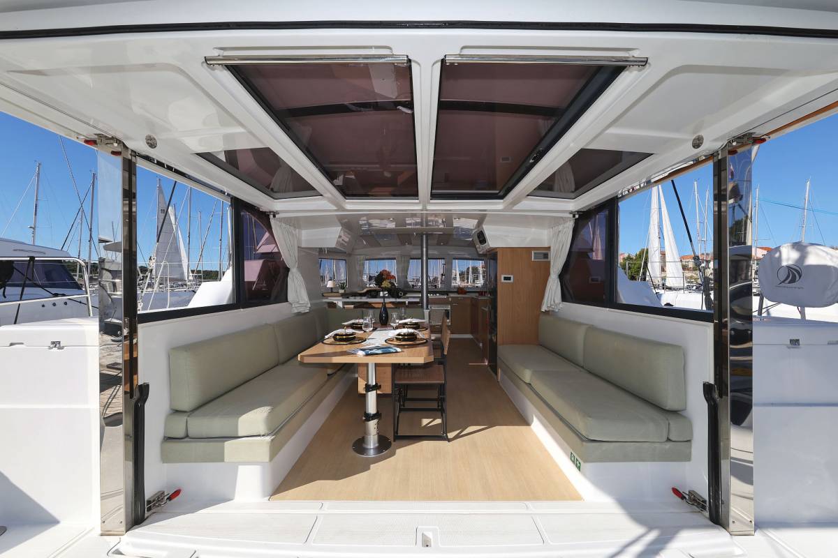 Bali Catspace OW, Warm Breeze | Yacht Charter Croatia