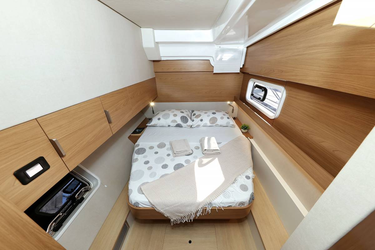Bali Catspace OW, Warm Breeze | Yacht Charter Croatia