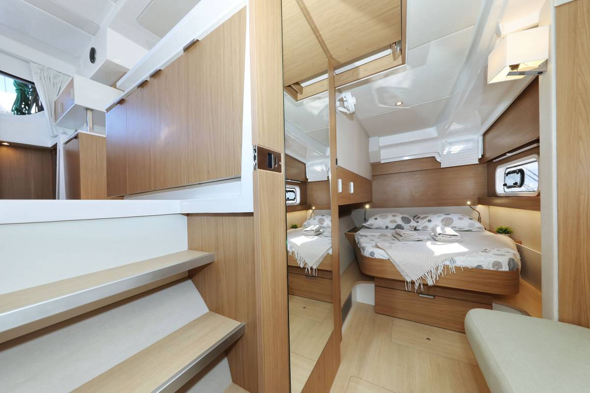 Bali Catspace OW, Warm Breeze | Yacht Charter Croatia