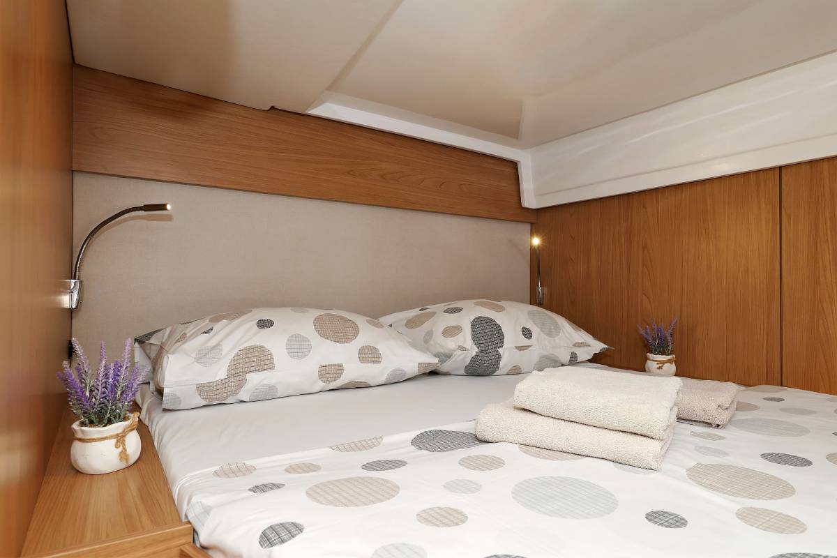 Bali Catspace OW, Warm Breeze | Yacht Charter Croatia