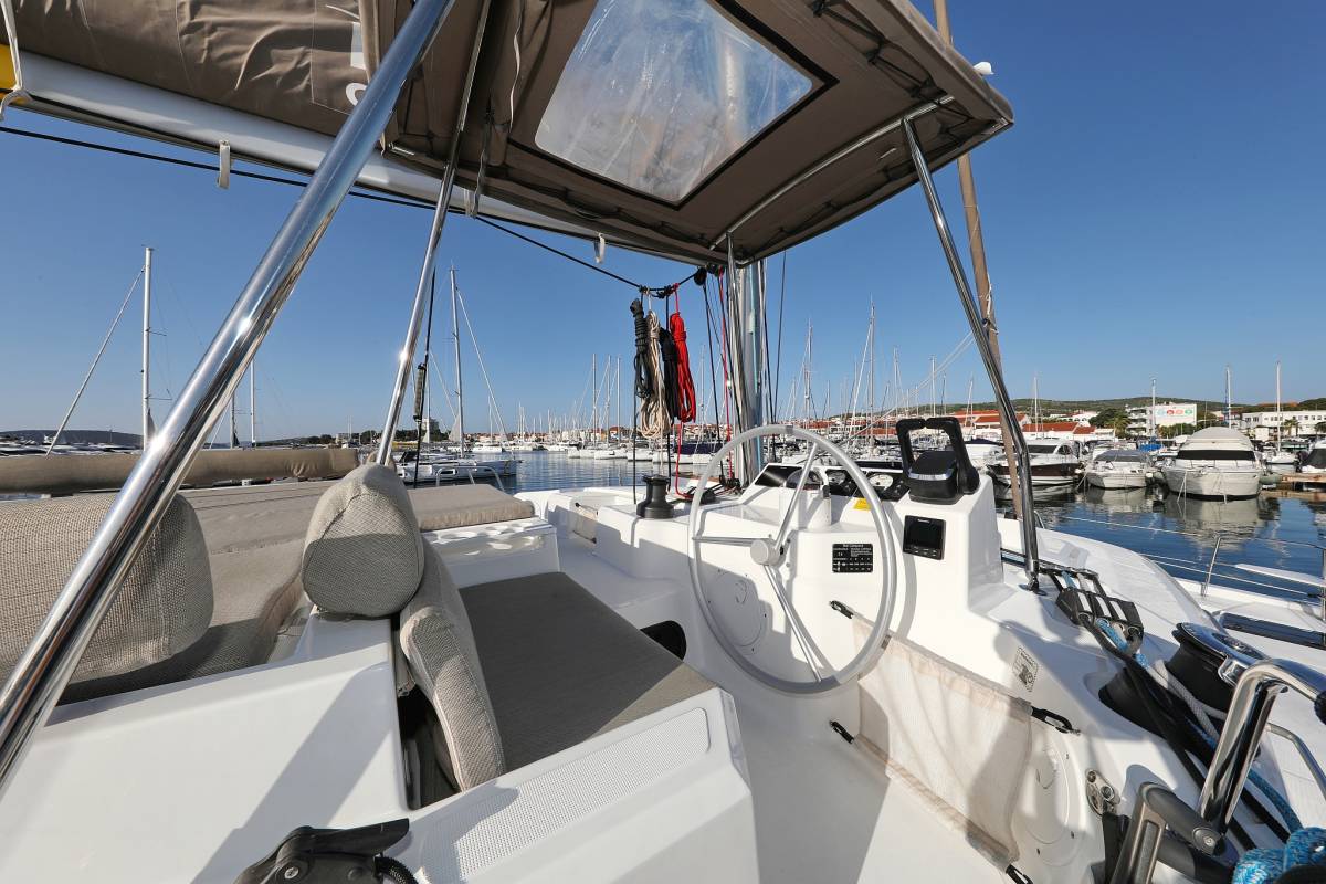 Bali Catspace, Gonggong | Yachtcharter Kroatien