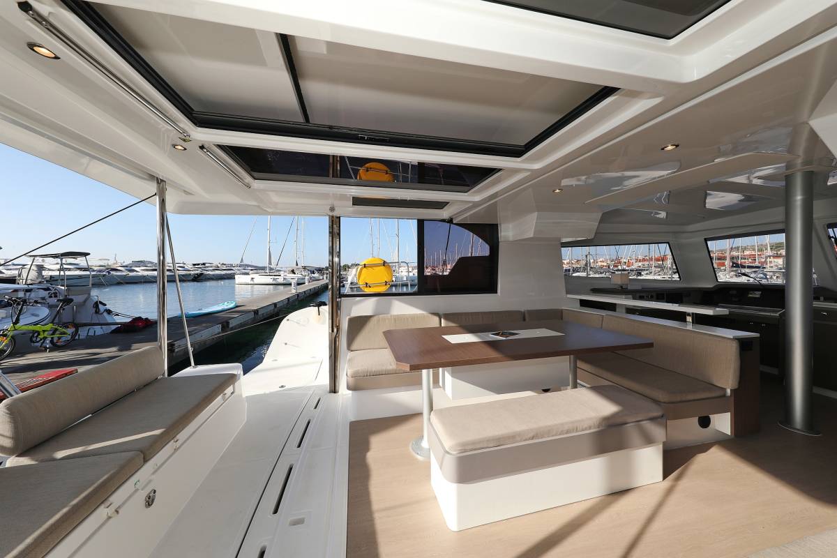 Bali Catspace, Gonggong | Yachtcharter Kroatien