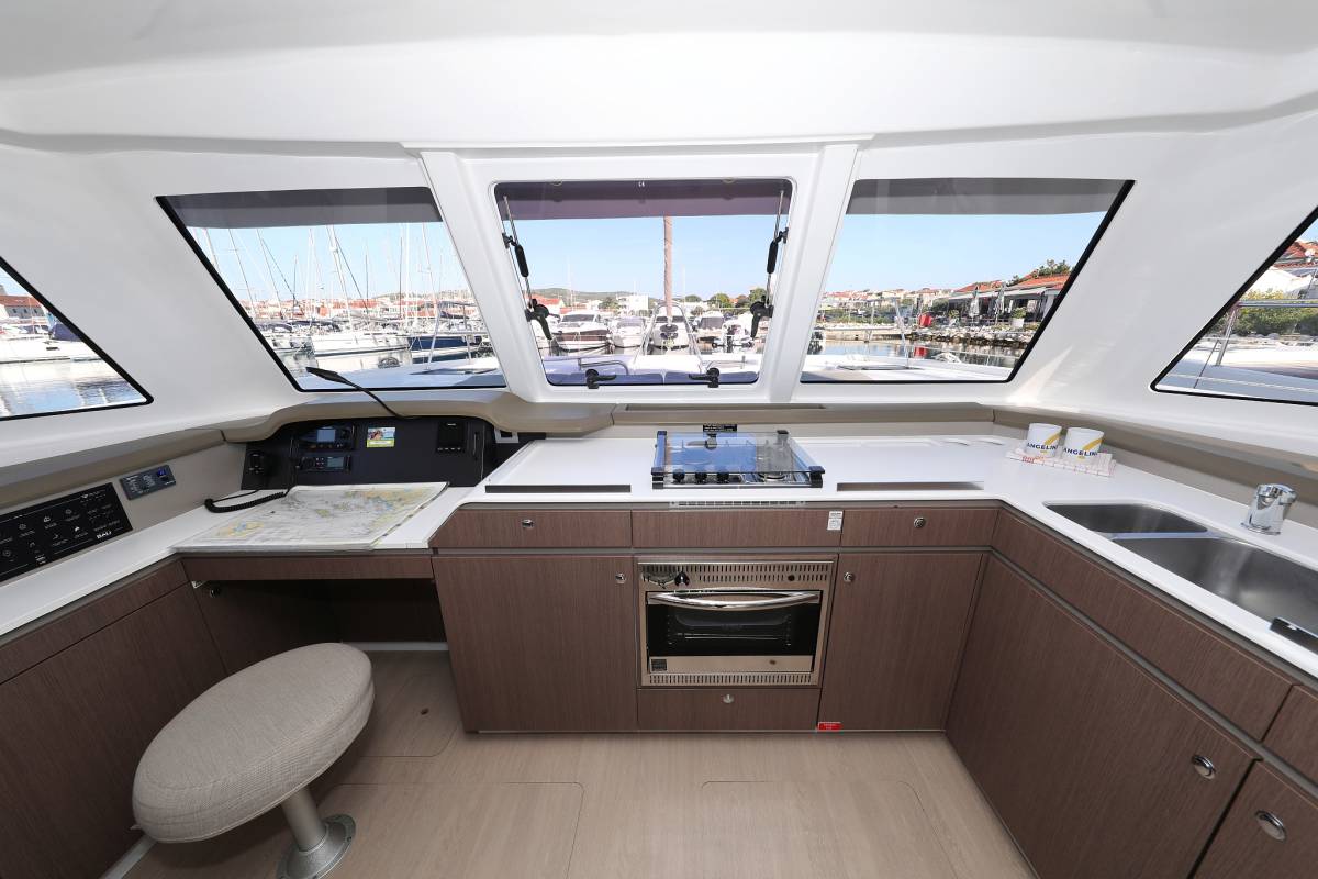 Bali Catspace, Gonggong | Yachtcharter Kroatien