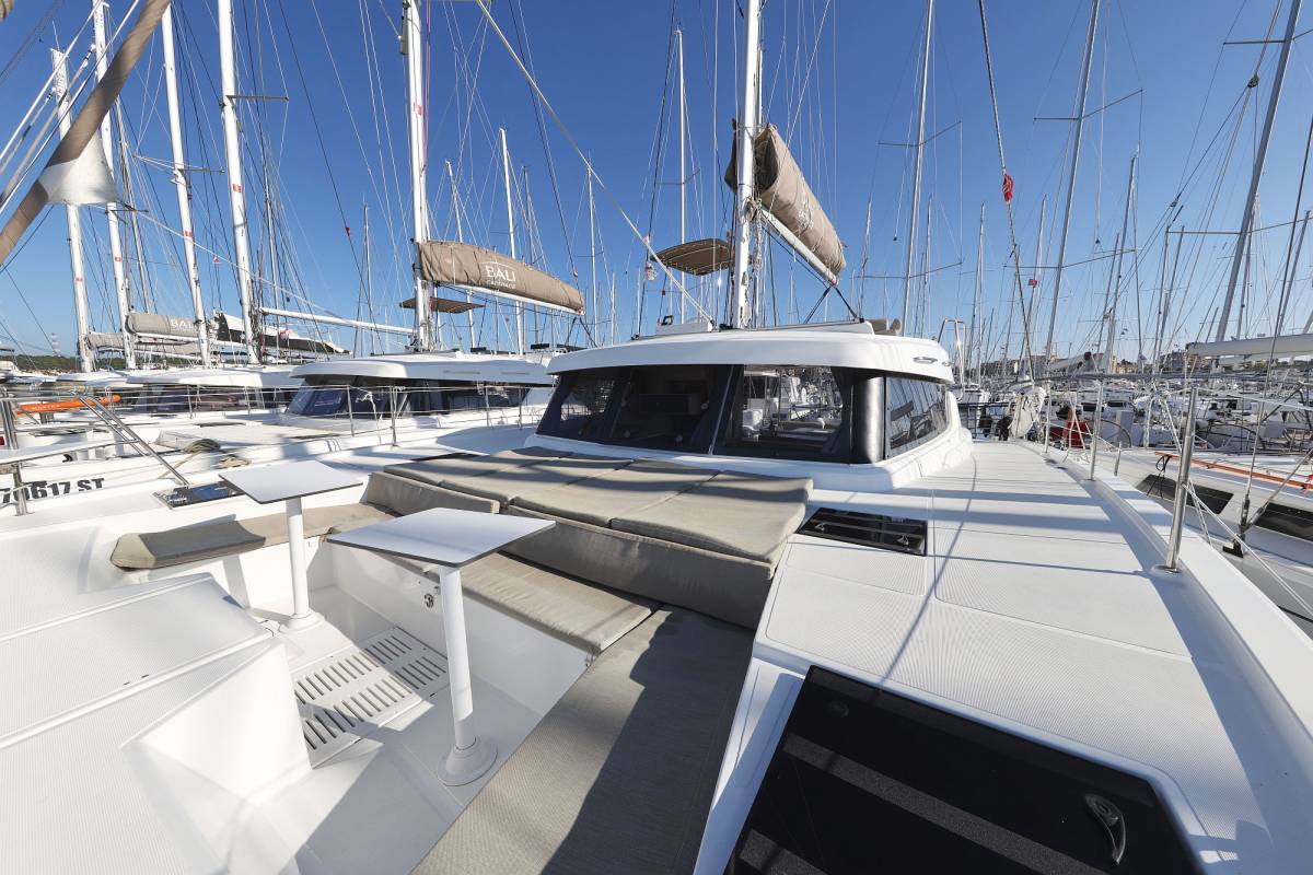 Bali Catspace, Dragonfly | Yacht Charter Croatia