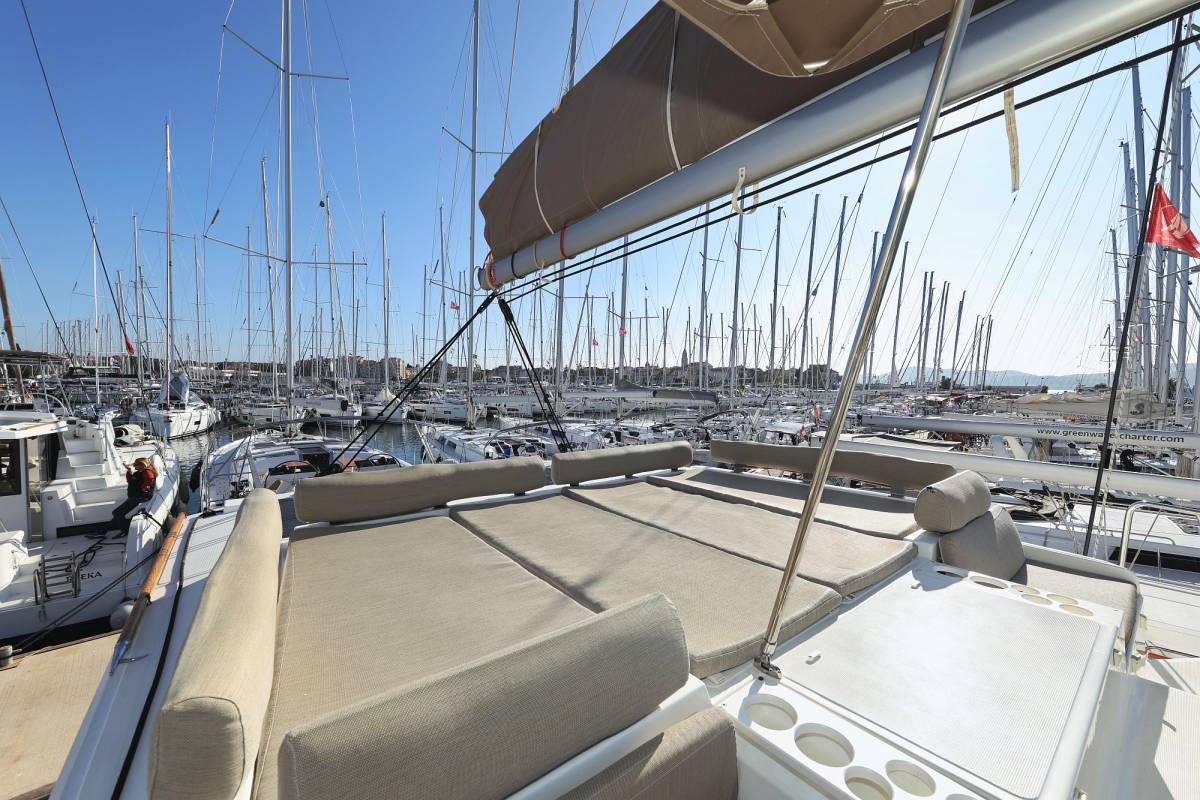 Bali Catspace, Dragonfly | Yacht Charter Croatia