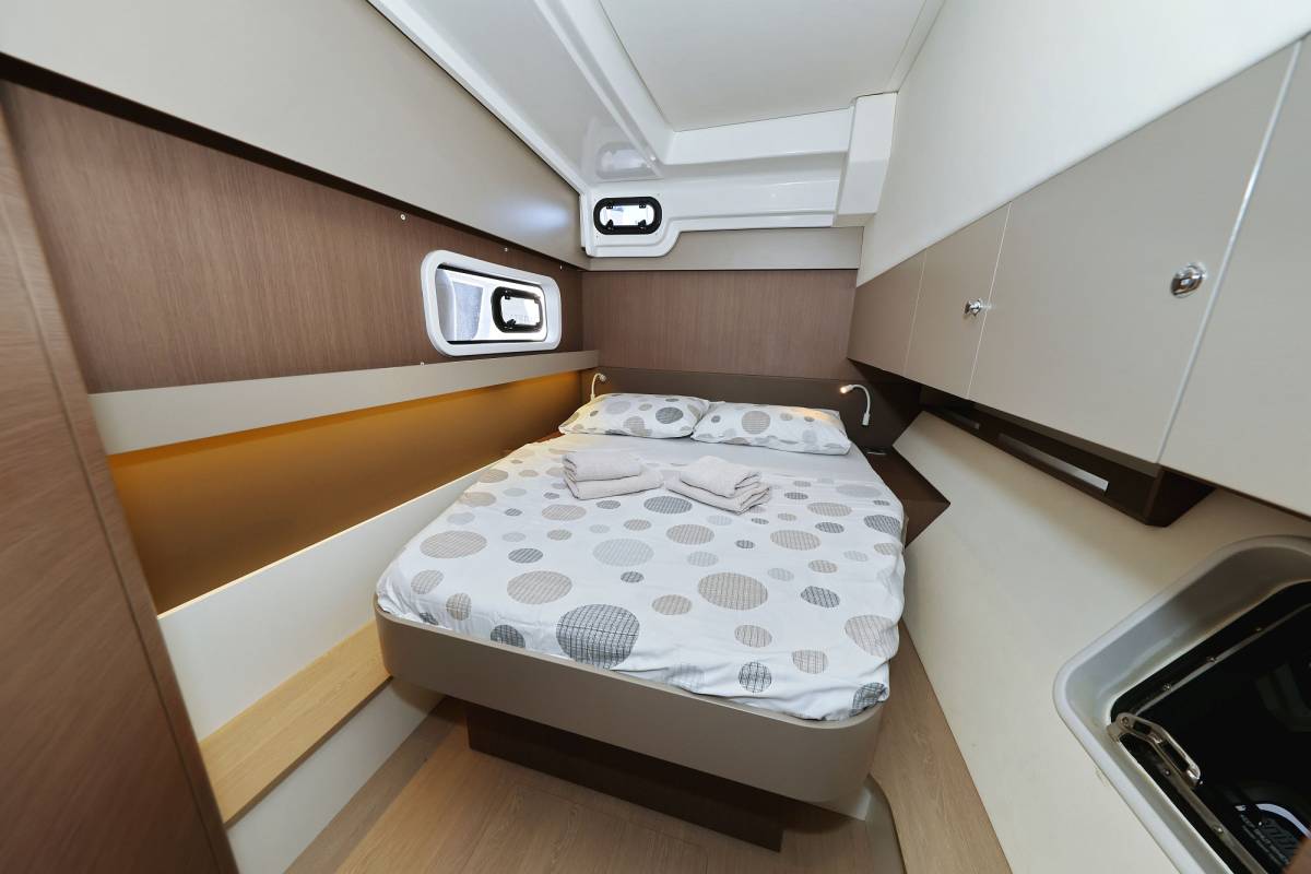 Bali Catspace, Dragonfly | Yacht Charter Croatia