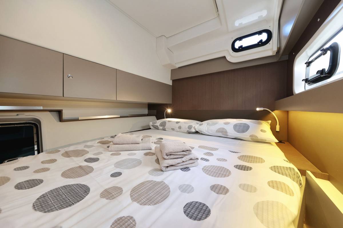 Bali Catspace, Dragonfly | Yacht Charter Croatia
