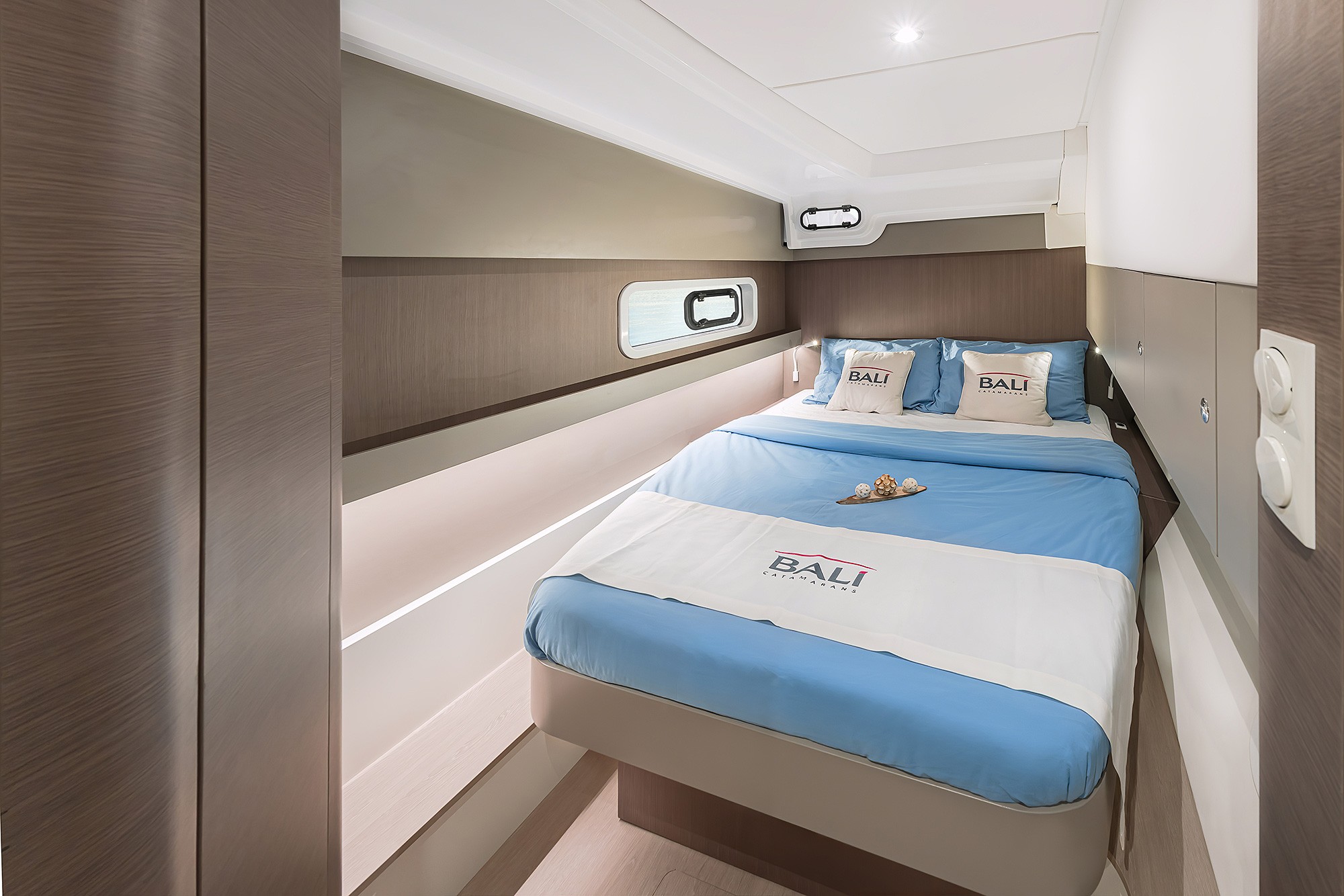 Bali Catspace, Dragonfly | Yacht Charter Croatia