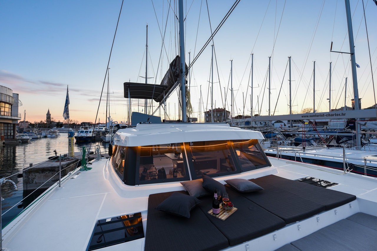 Bali Catspace, Fux 4 Sail | Yacht Charter Croatia