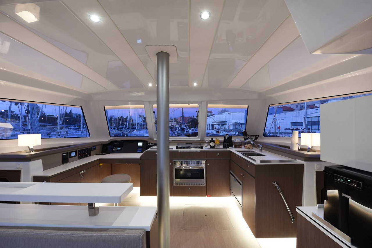 Bali Catspace, Fux 4 Sail | Yacht Charter Croatia