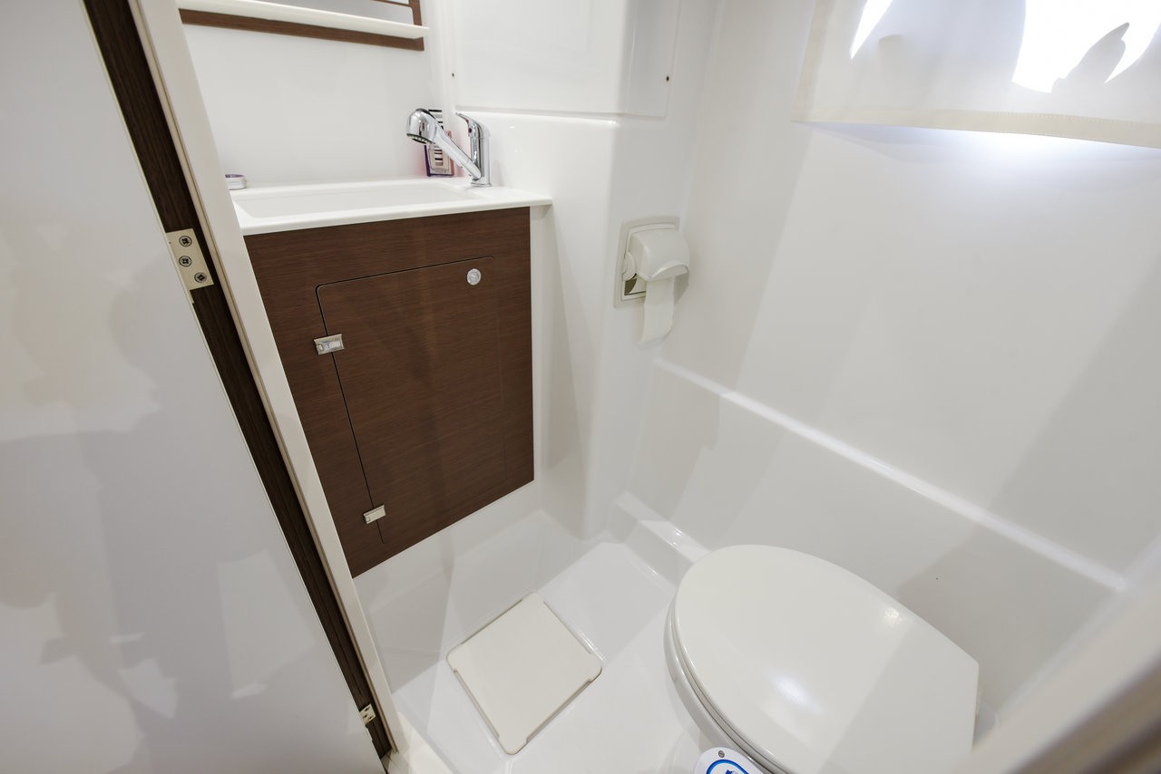 Bali Catspace, Fux 4 Sail | Yacht Charter Croatia