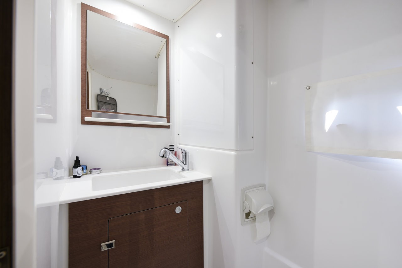 Bali Catspace, Fux 4 Sail | Yacht Charter Croatia