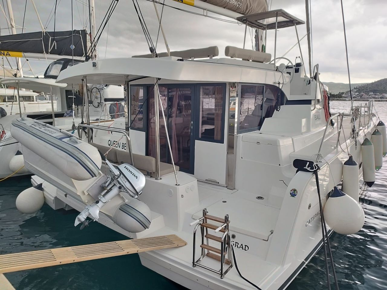Bali Catspace, Queen Bee | Yacht Charter Croatia