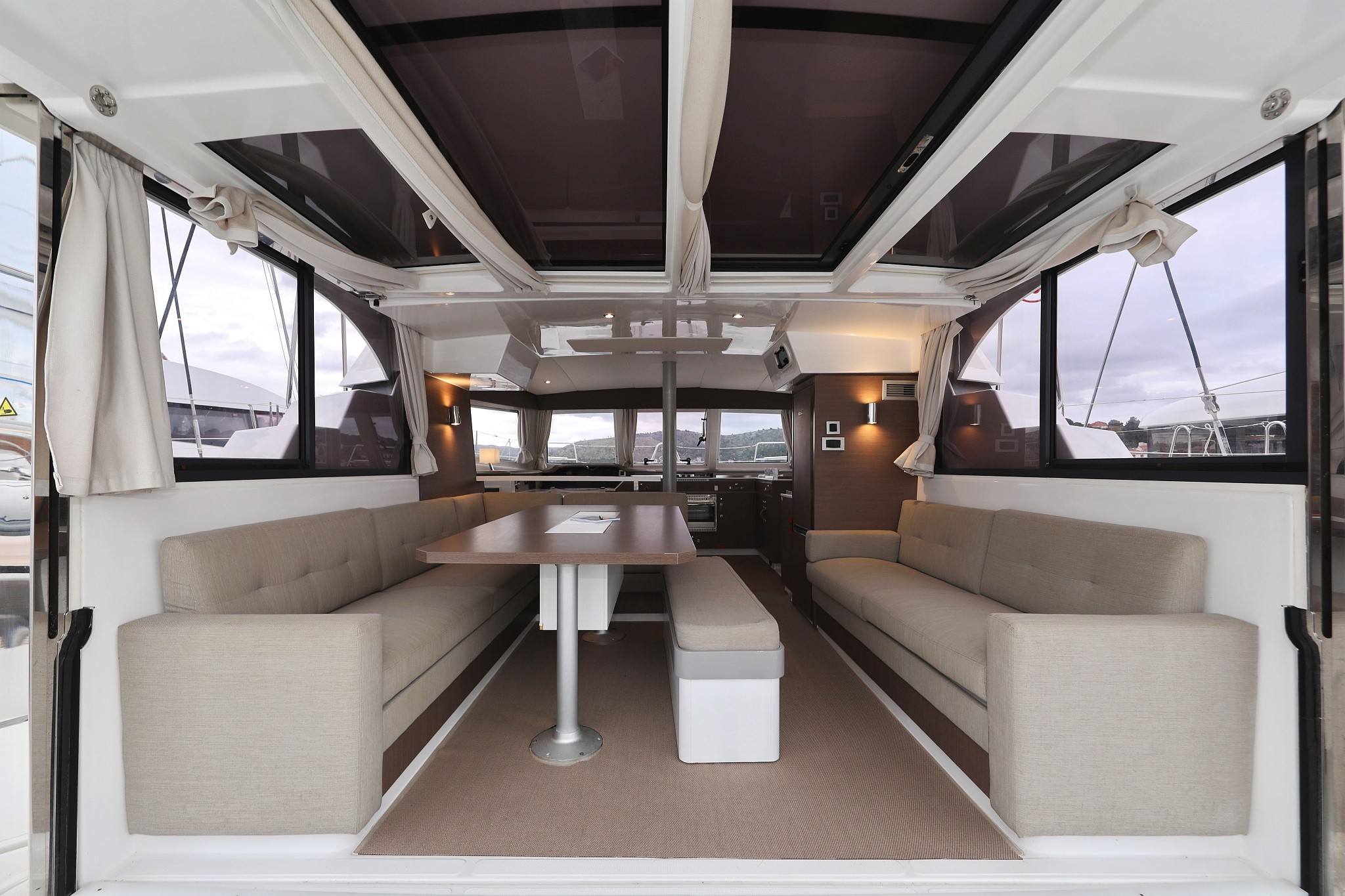 Bali Catspace, Queen Bee | Yacht Charter Croatia