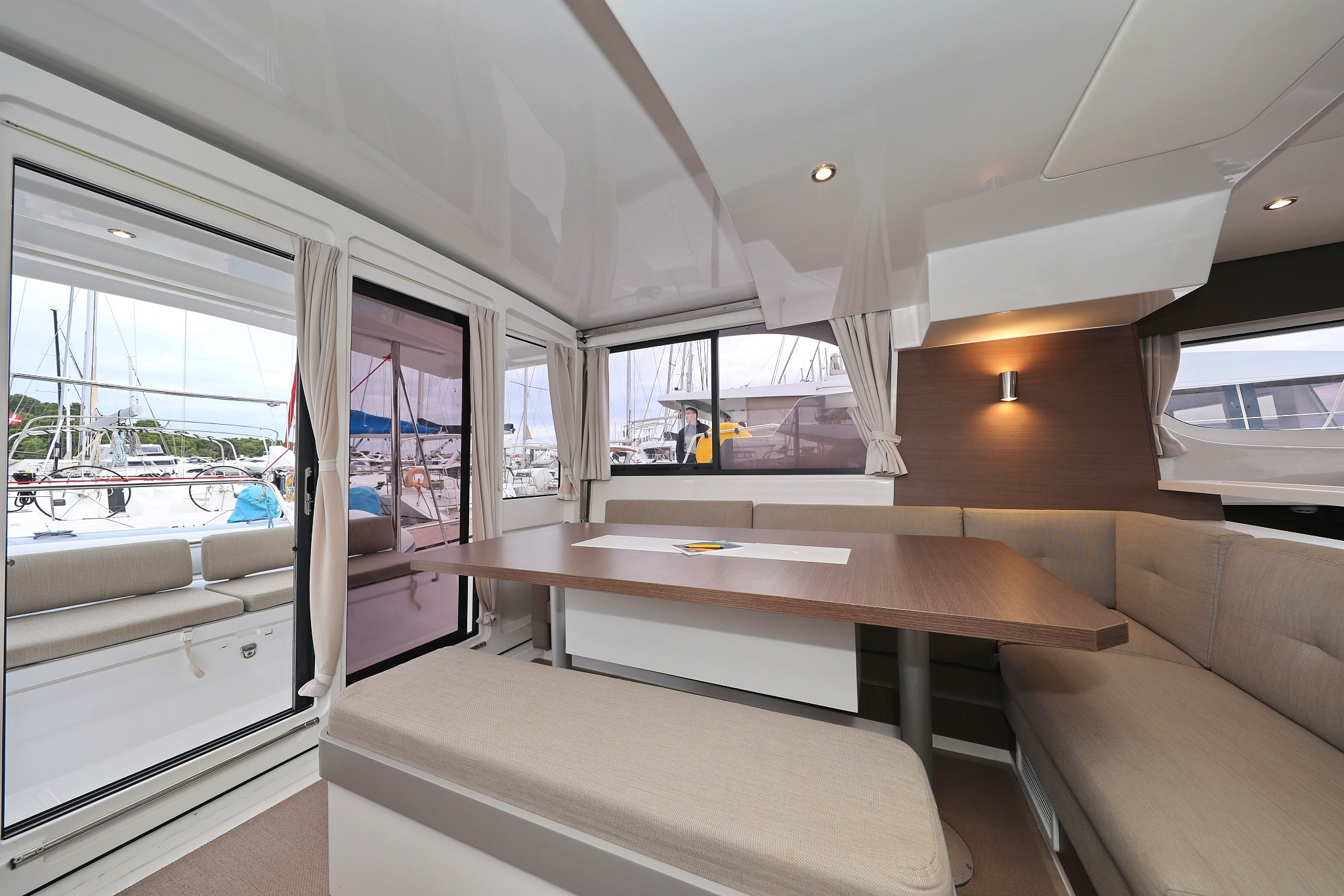 Bali Catspace, Queen Bee | Yacht Charter Croatia