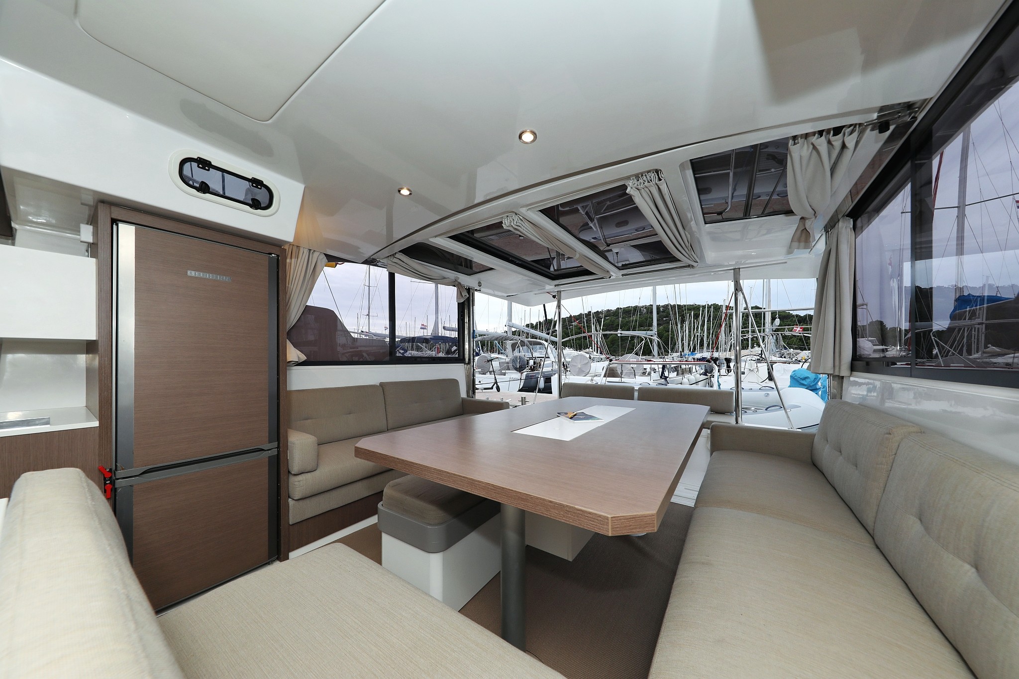 Bali Catspace, Queen Bee | Yacht Charter Croatia