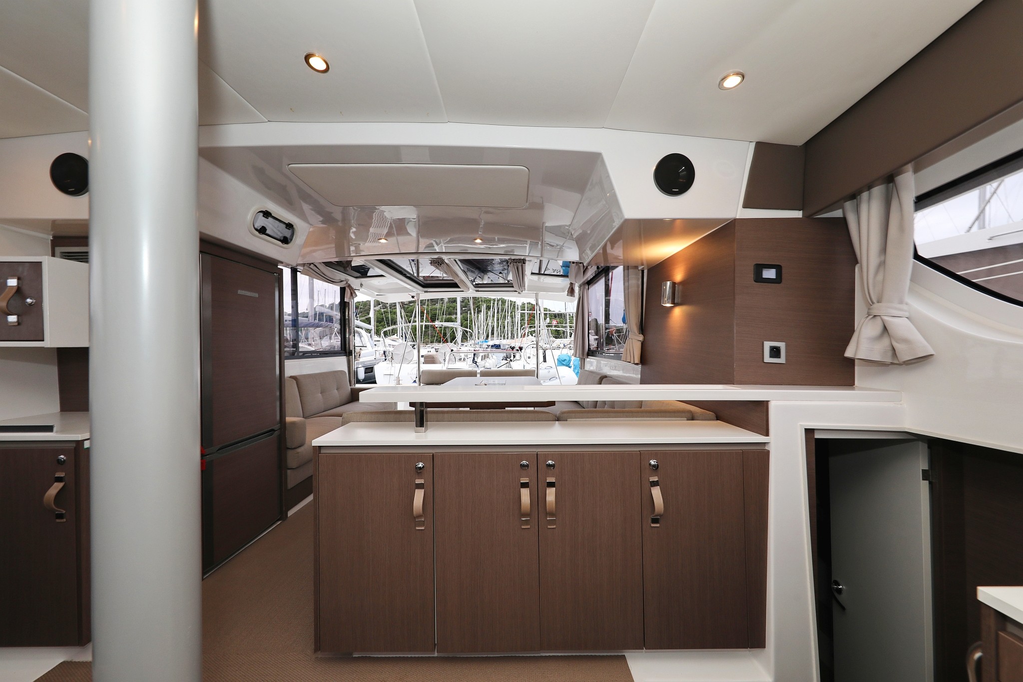 Bali Catspace, Queen Bee | Yacht Charter Croatia