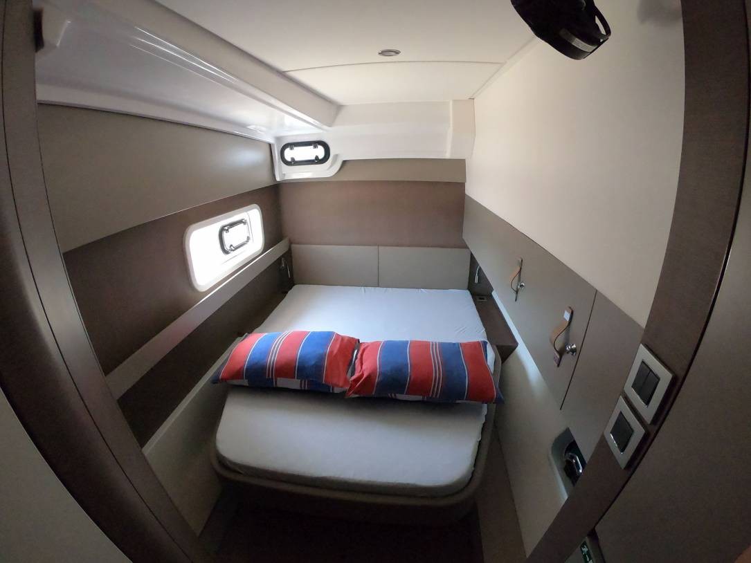Bali Catspace, Queen Bee | Yacht Charter Croatia