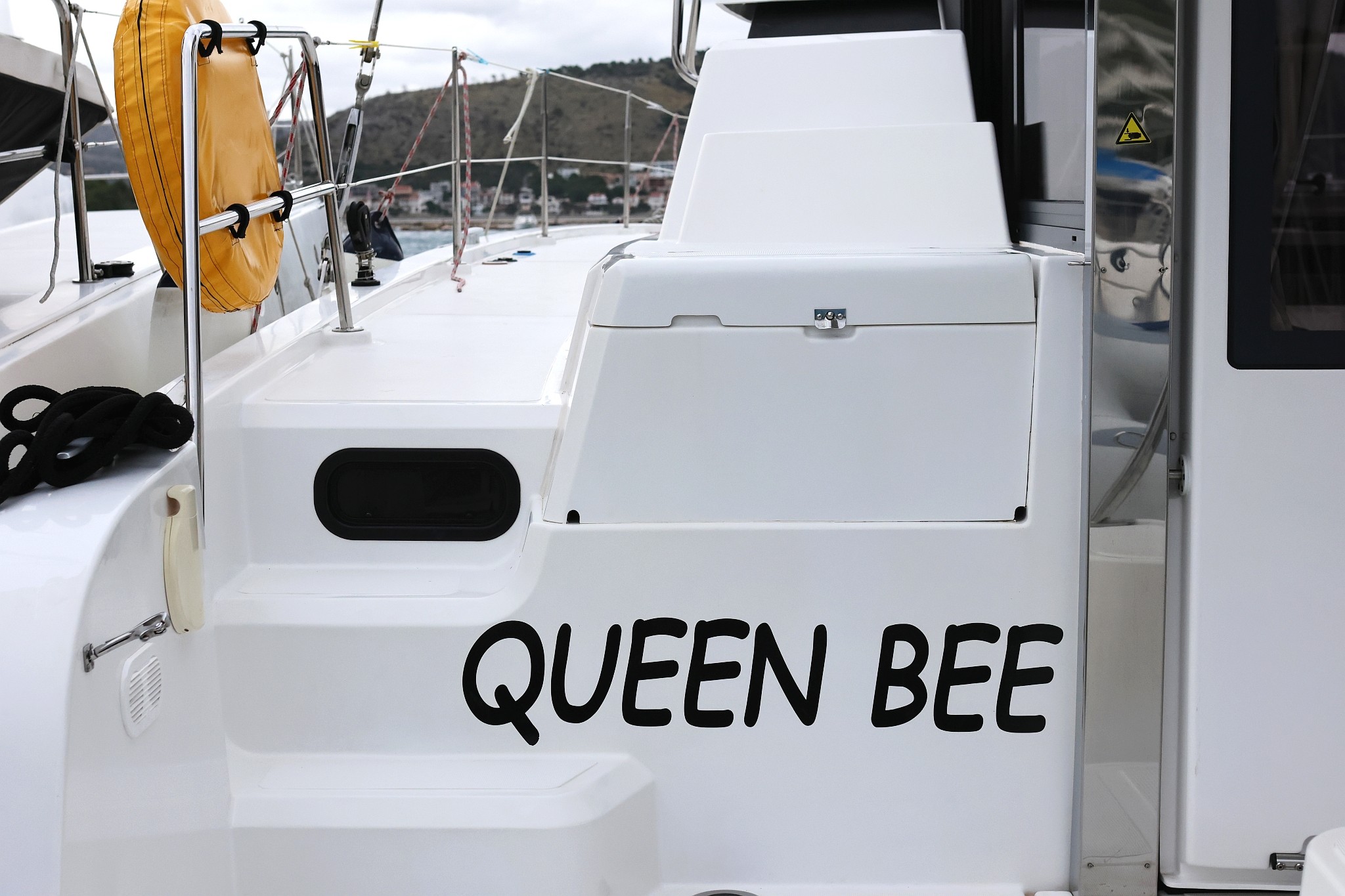 Bali Catspace, Queen Bee | Yacht Charter Croatia