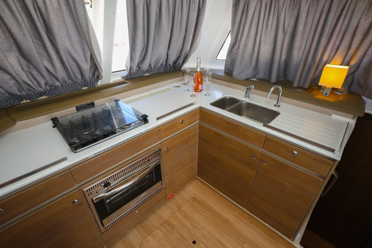 Bali Catspace, Osibova | Yacht Charter Croatia