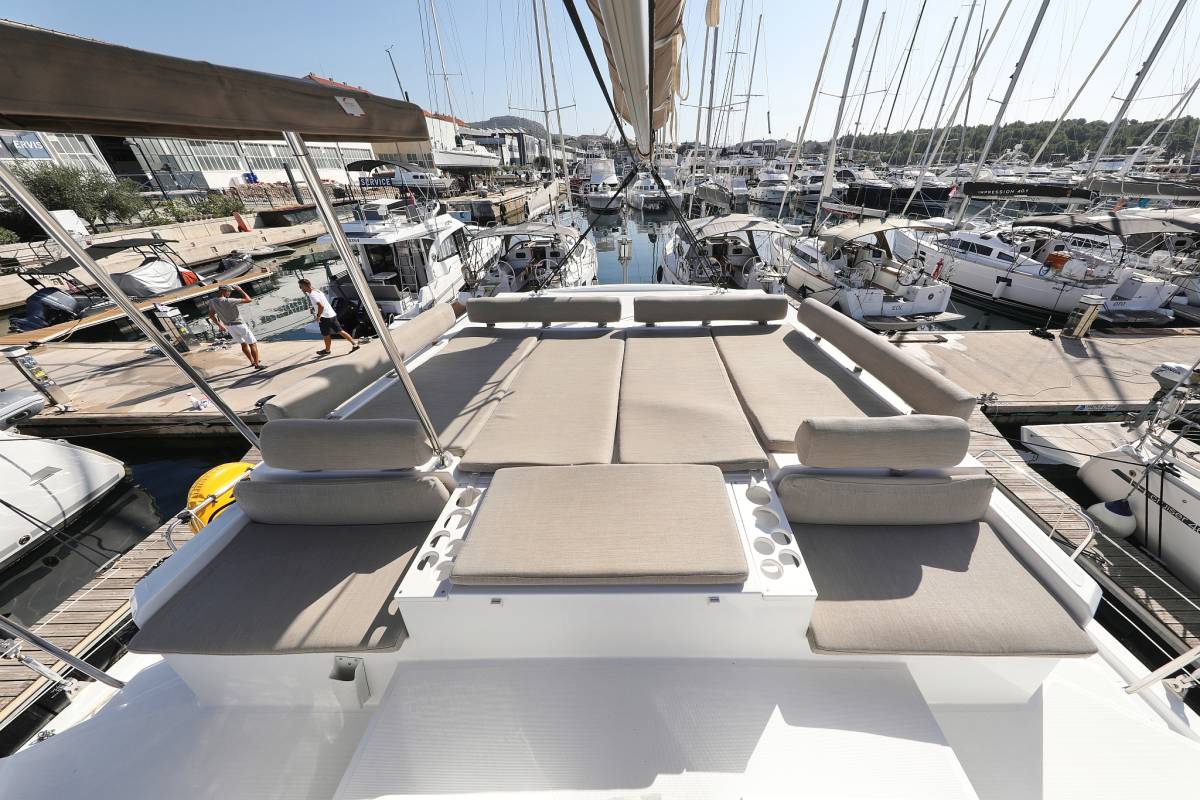 Bali Catspace, 4 Friends | Yacht Charter Croatia
