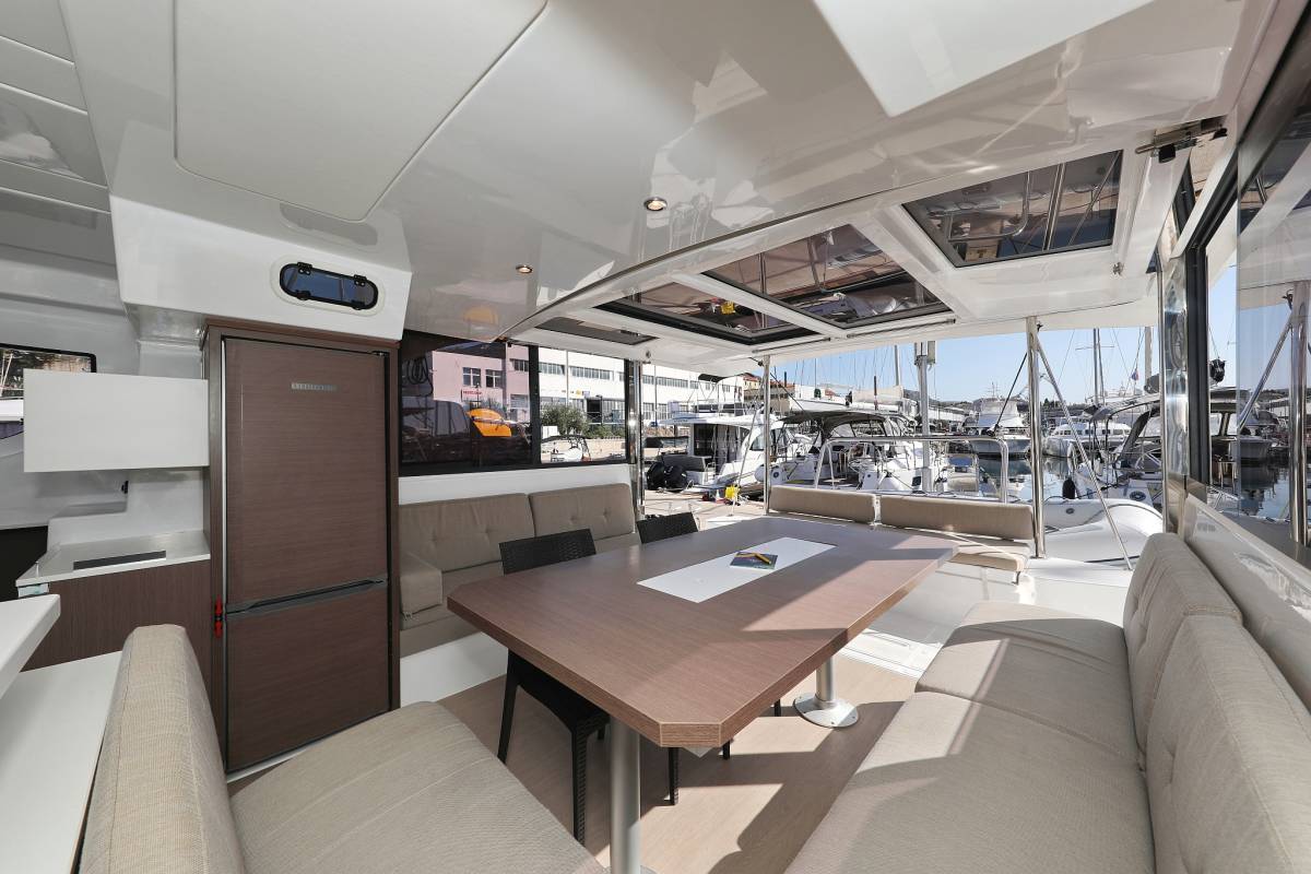 Bali Catspace, 4 Friends | Yacht Charter Croatia