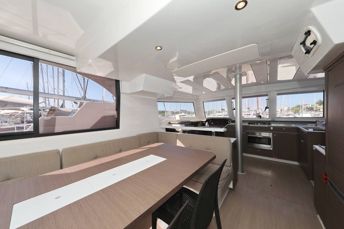 Bali Catspace, 4 Friends | Yacht Charter Croatia