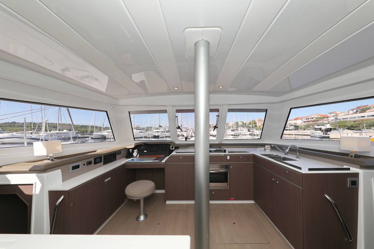 Bali Catspace, 4 Friends | Yacht Charter Croatia
