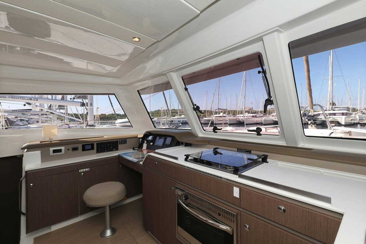 Bali Catspace, 4 Friends | Yacht Charter Croatia