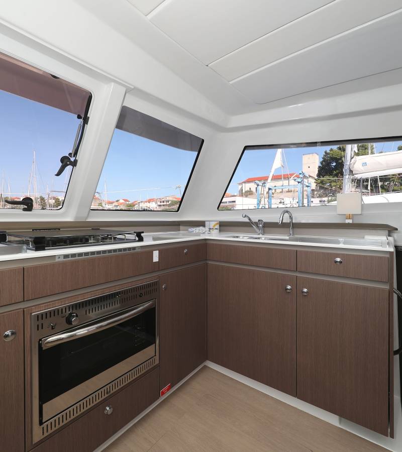 Bali Catspace, 4 Friends | Yacht Charter Croatia