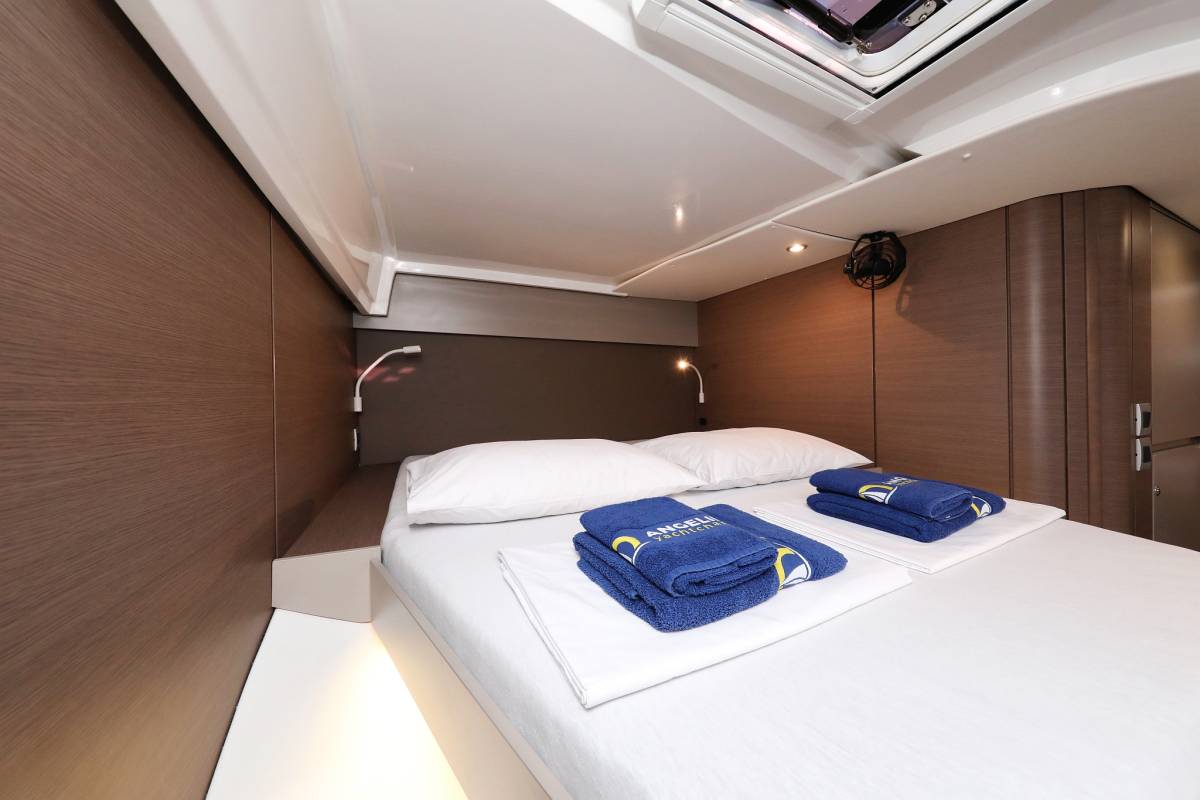 Bali Catspace, 4 Friends | Yacht Charter Croatia