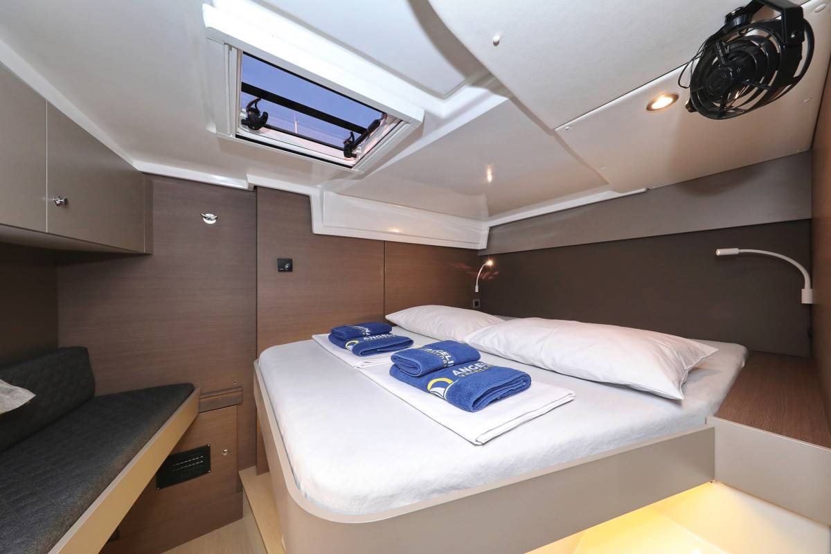 Bali Catspace, 4 Friends | Yacht Charter Croatia