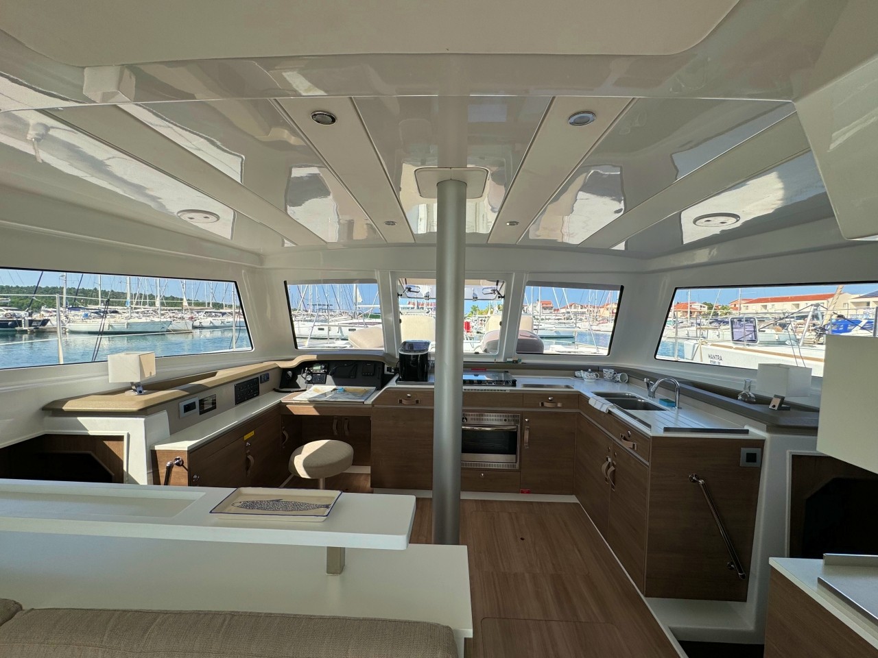 Bali Catspace, Compass | Yachtcharter Kroatien