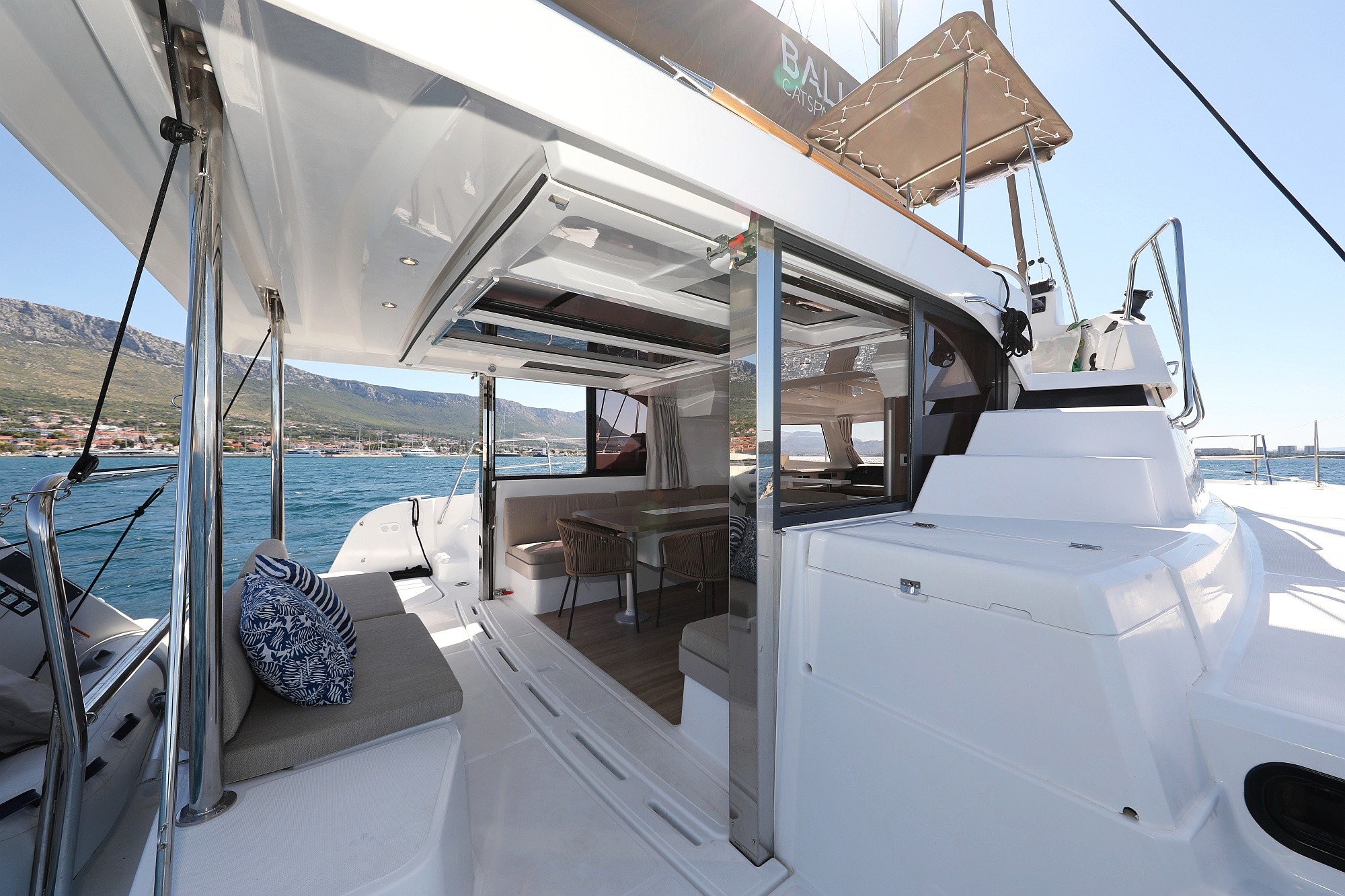 Bali Catspace, Toma | Yacht Charter Croatia