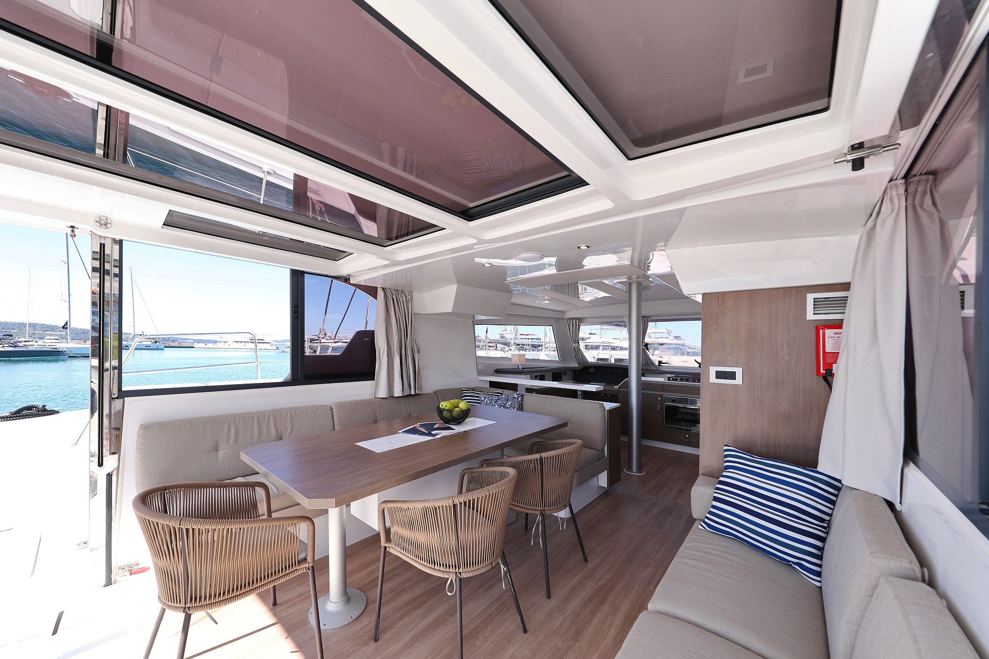 Bali Catspace, Toma | Yacht Charter Croatia