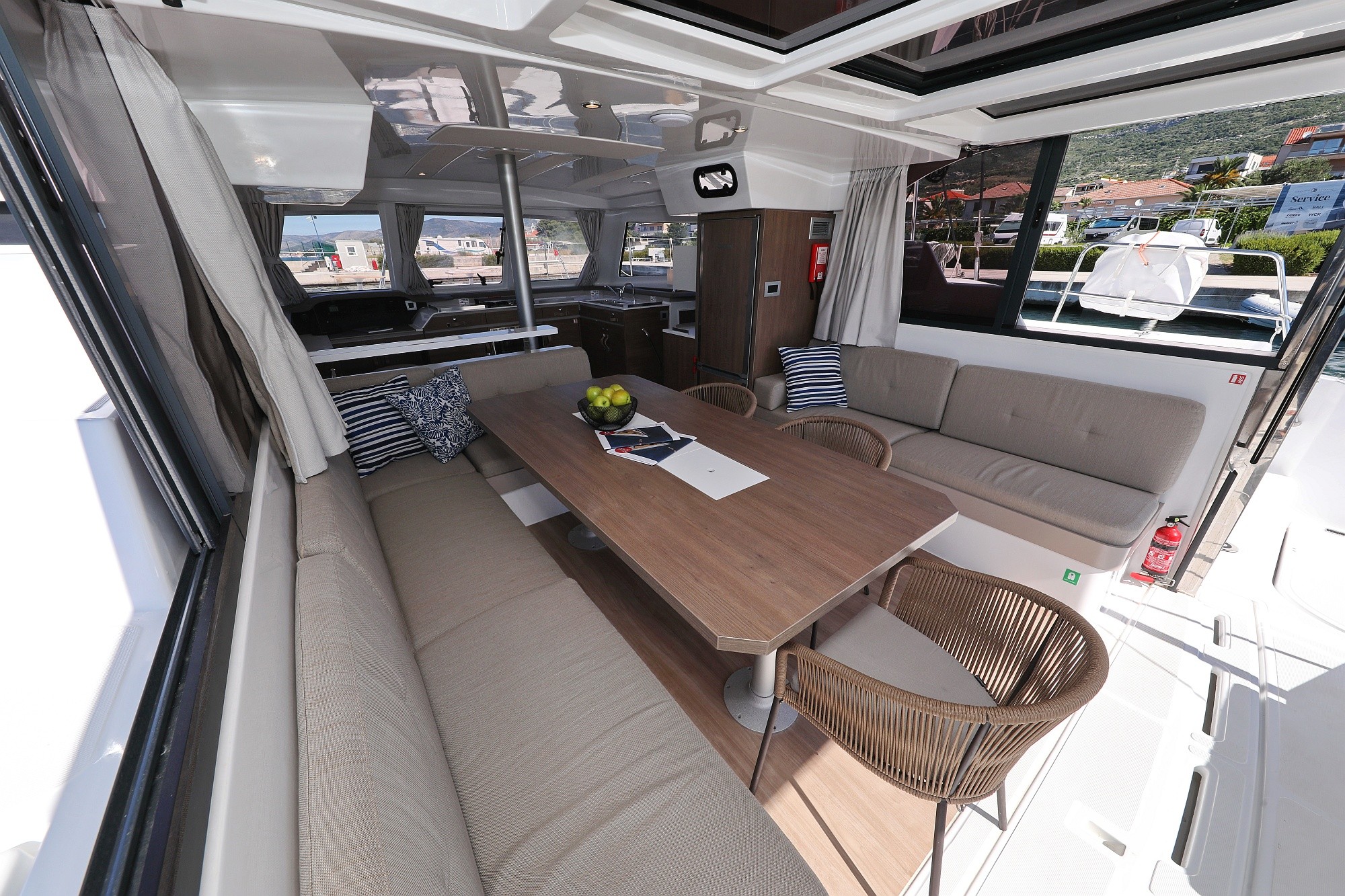 Bali Catspace, Toma | Yacht Charter Croatia