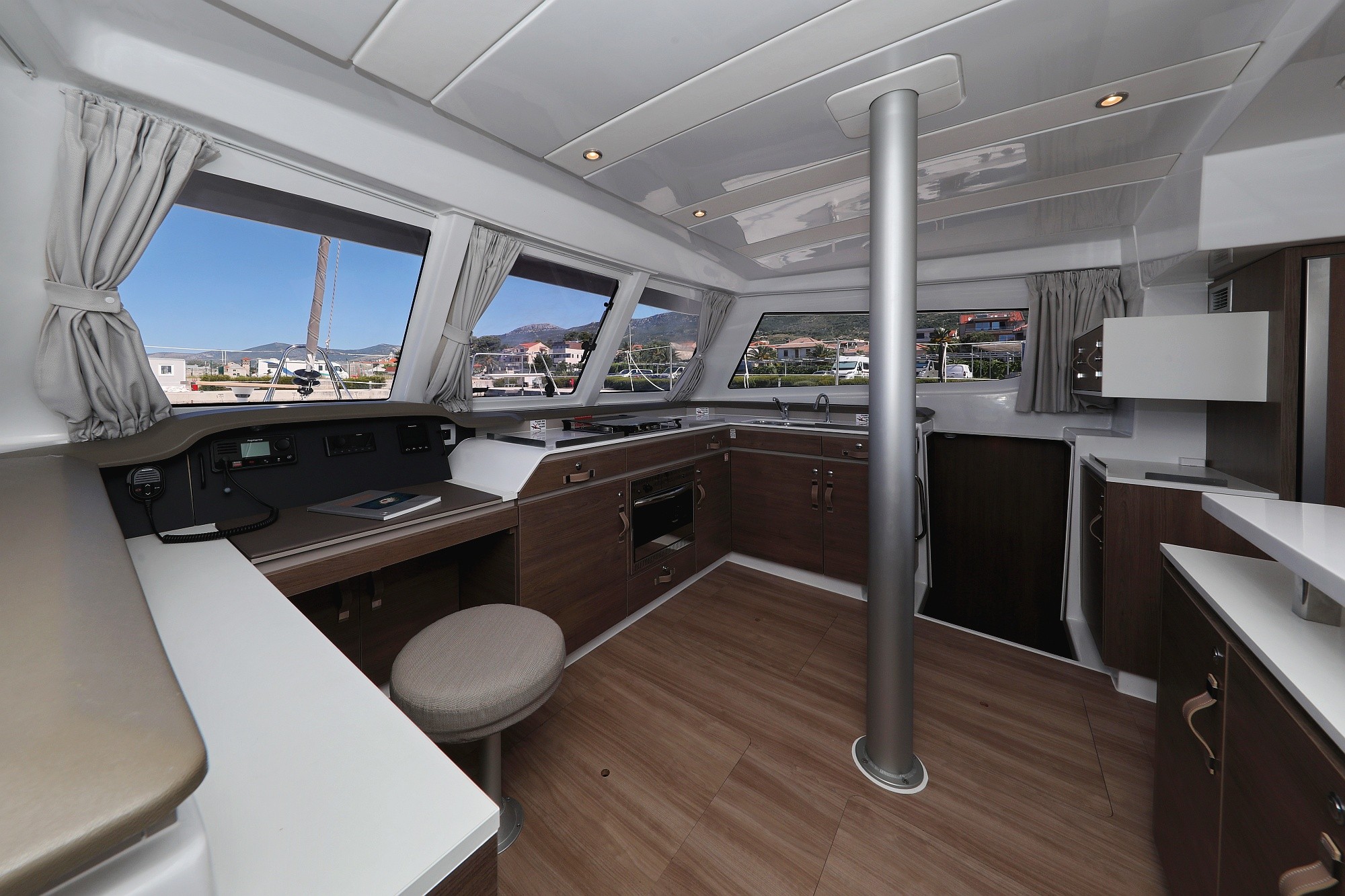 Bali Catspace, Toma | Yacht Charter Croatia