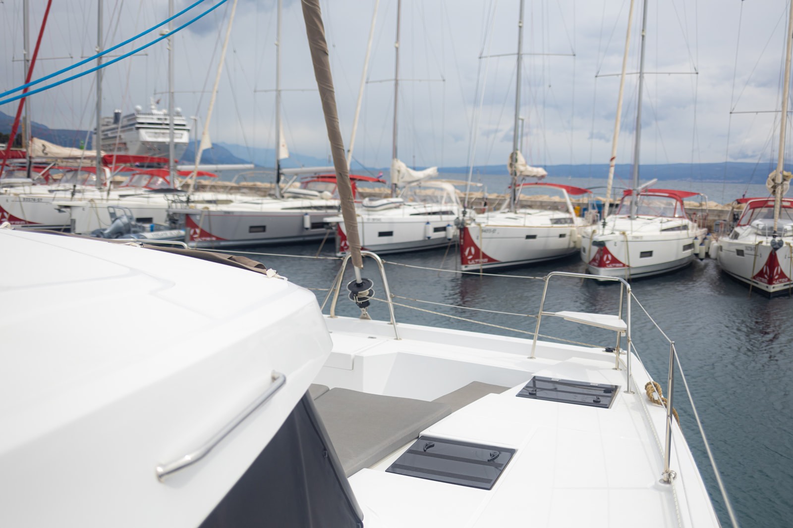 Bali Catspace, Maya Bay 4 | Yacht Charter Croatia