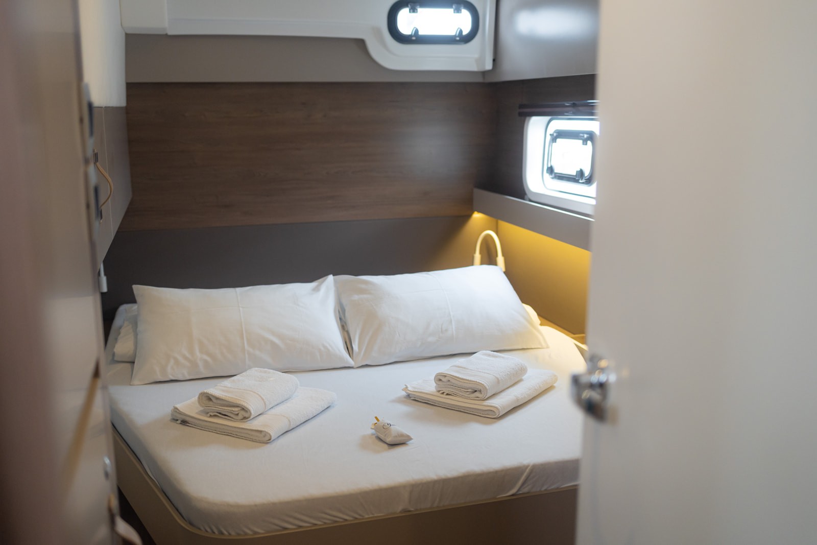 Bali Catspace, Maya Bay 4 | Yacht Charter Croatia