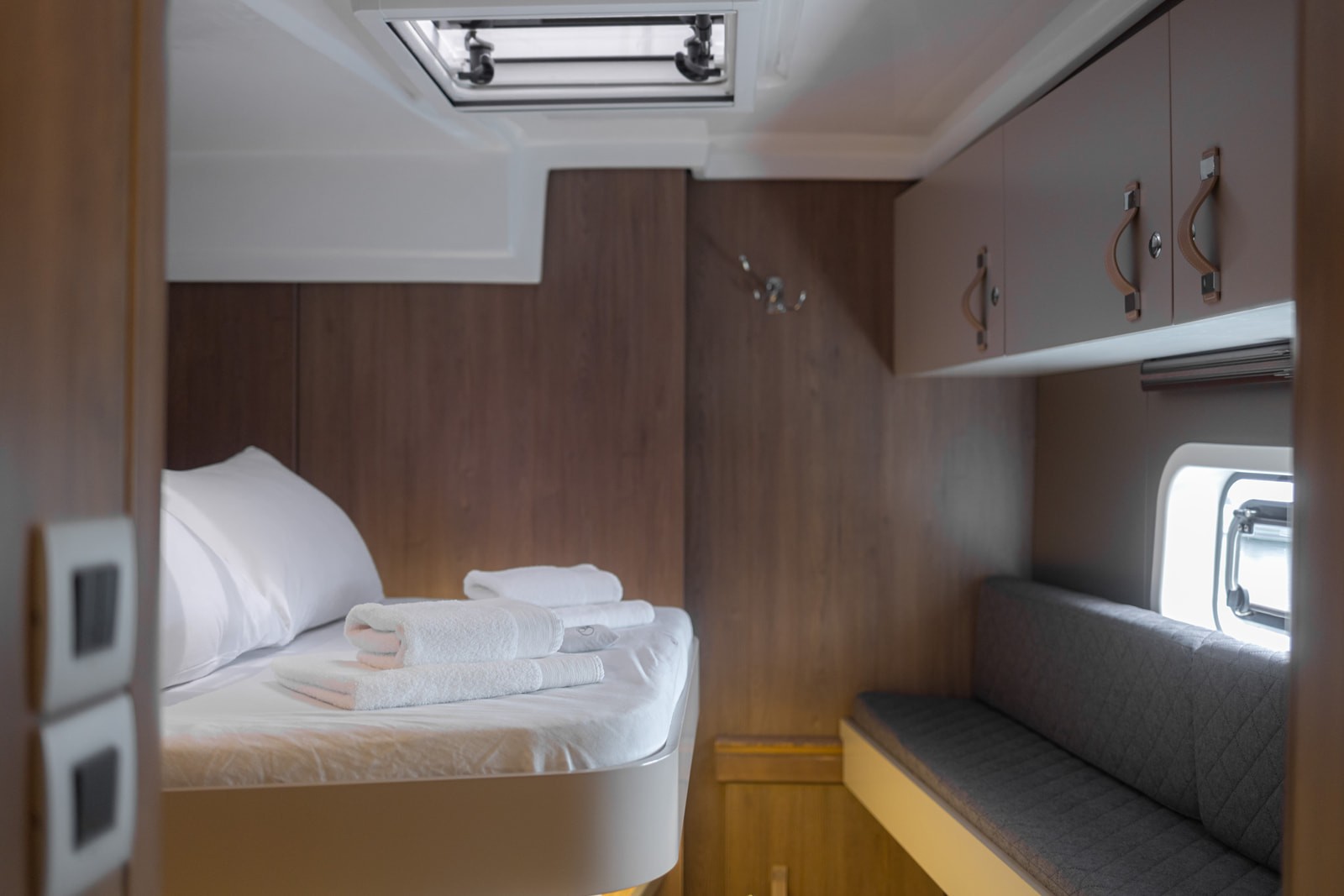 Bali Catspace, Maya Bay 4 | Yacht Charter Croatia