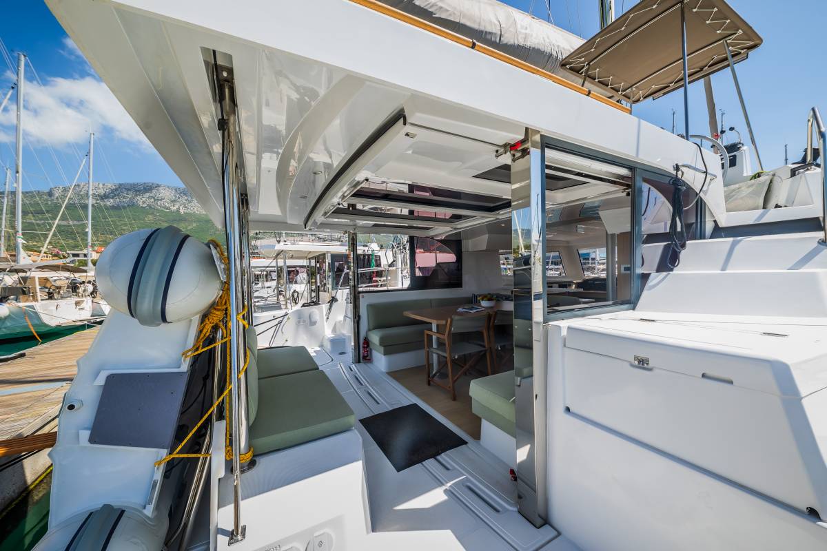 Bali Catspace, Happy Sailor | Yacht Charter Croatia