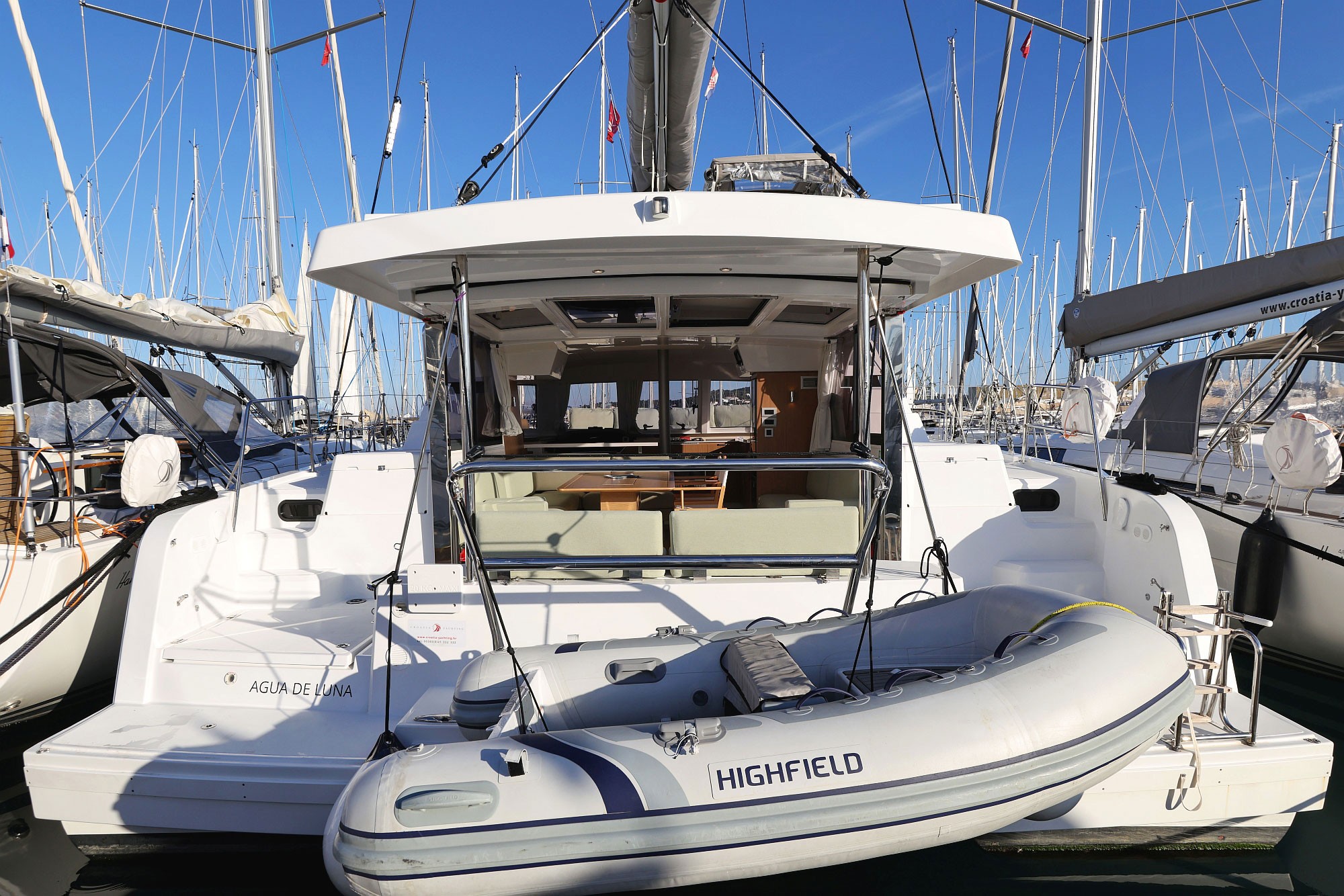Bali Catspace, Agua De Luna | Yacht Charter Croatia